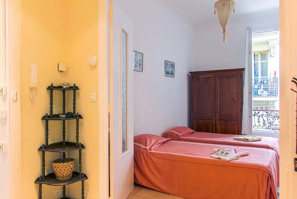 Large Apt 20M Terrace FREE PARKING BEACH - photo 4
