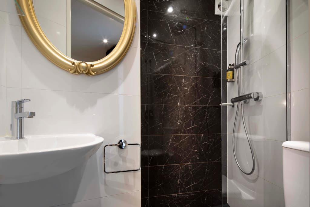 Hotel Montparnasse St Germain - photo 25