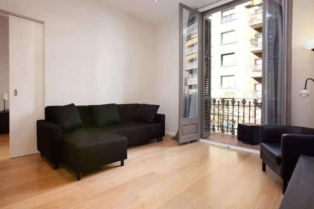 Spacious and Modern Apartment - photo 3