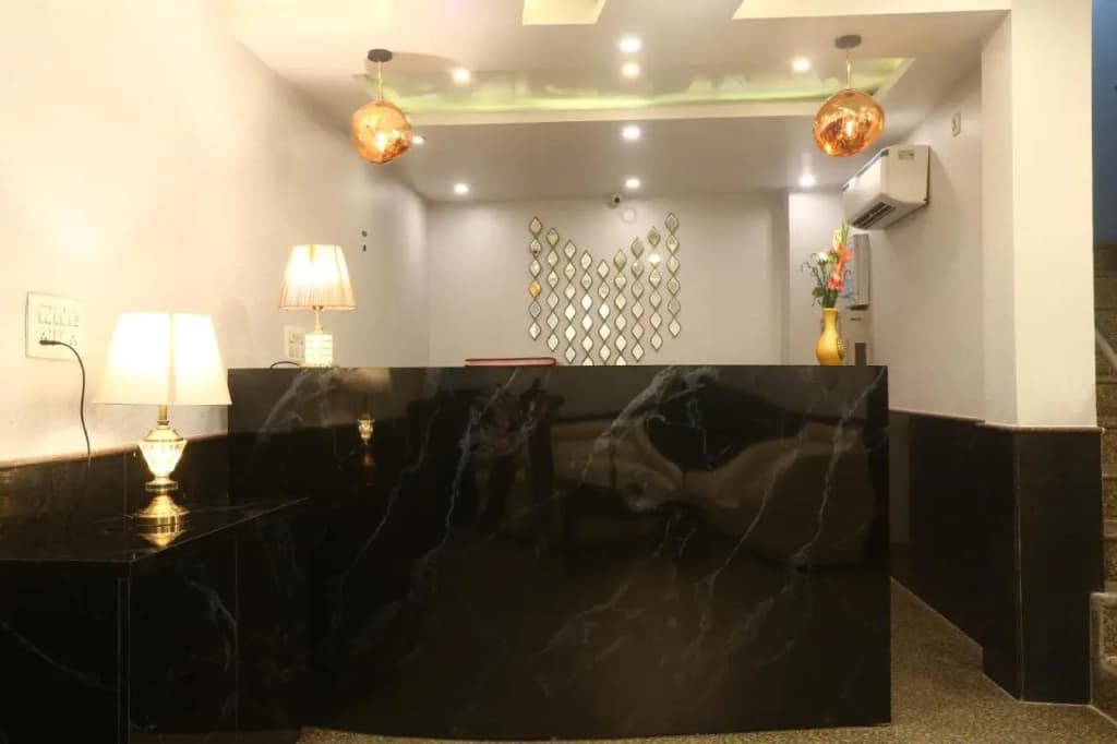 Hotel Earth - photo 14
