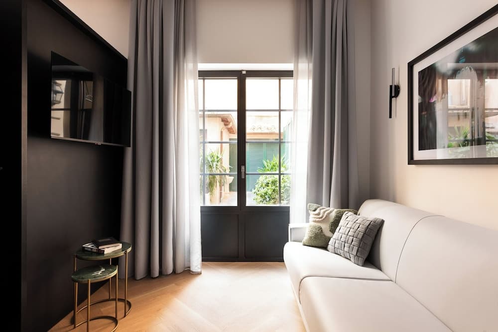 At Forty-One Apt 01 - photo 4