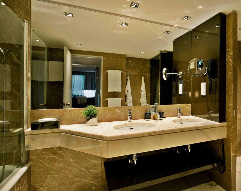 Altis Grand Hotel - photo 8