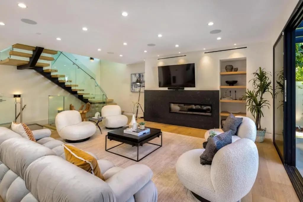 Curson Modern - photo 2