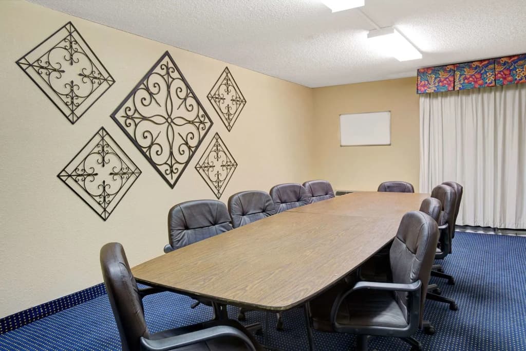 Garnet Inn & Suites, Orlando - photo 18