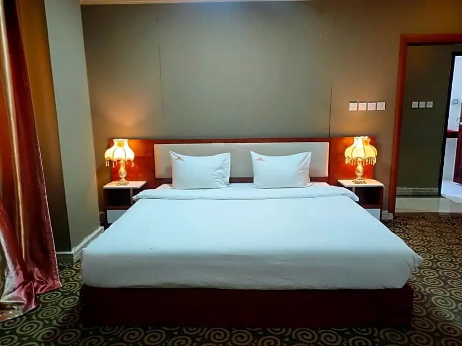 Grand Inn Hotel By Wanasa - photo 5