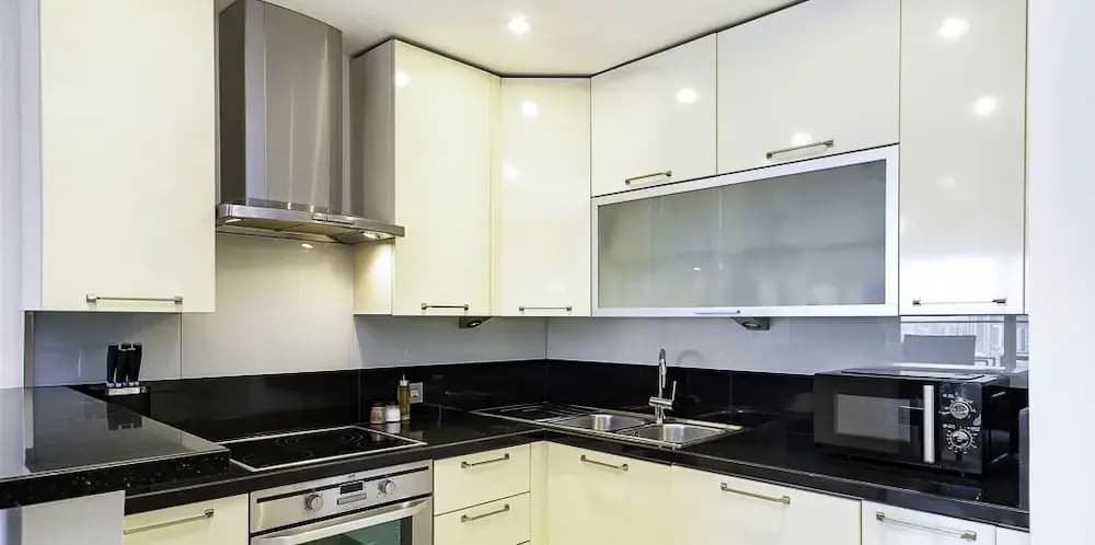 LUX  The Bonnington JLT Suite 2 - photo 23