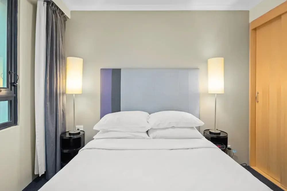 Contemporary 1-bed First Floor Unit With Pool - photo 3