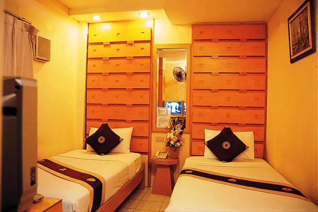 Sam's Lodge Hotel - photo 40