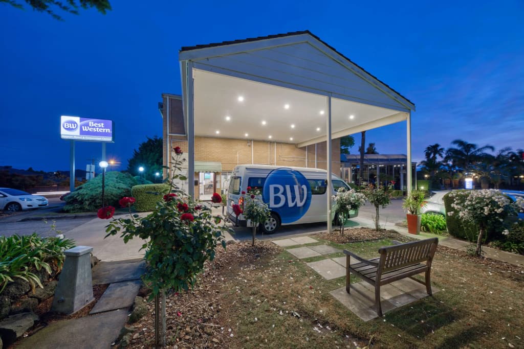 Best Western Airport Motel and Convention Centre - main photo