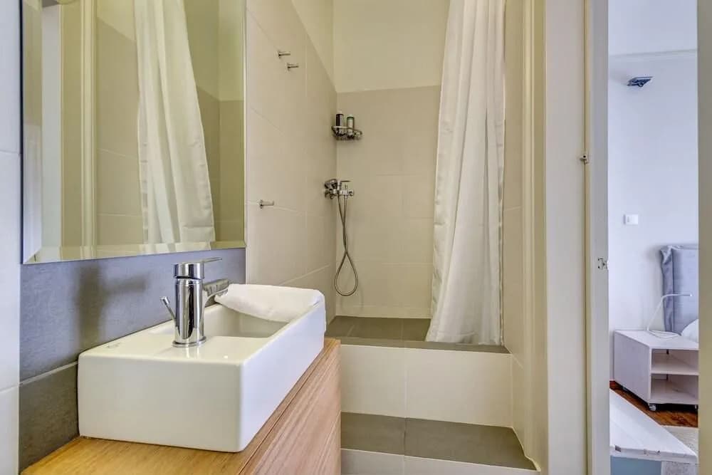 Neoclassical apartment next to Acropolis - photo 8