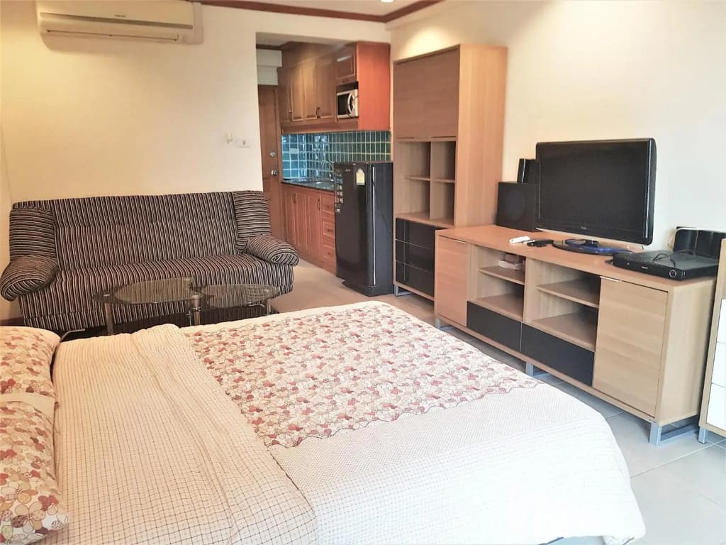 Jomtien Beach Condominium - photo 3