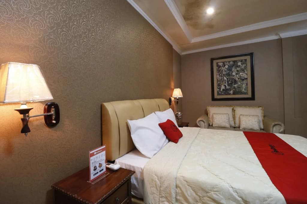 RedDoorz Plus @ Jalan Dharmawangsa - photo 18
