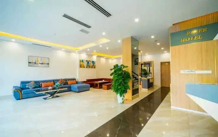 River Hotel - photo 6