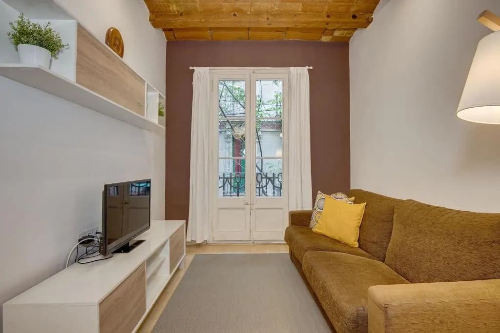 Feelathome Center Apartments - photo 4