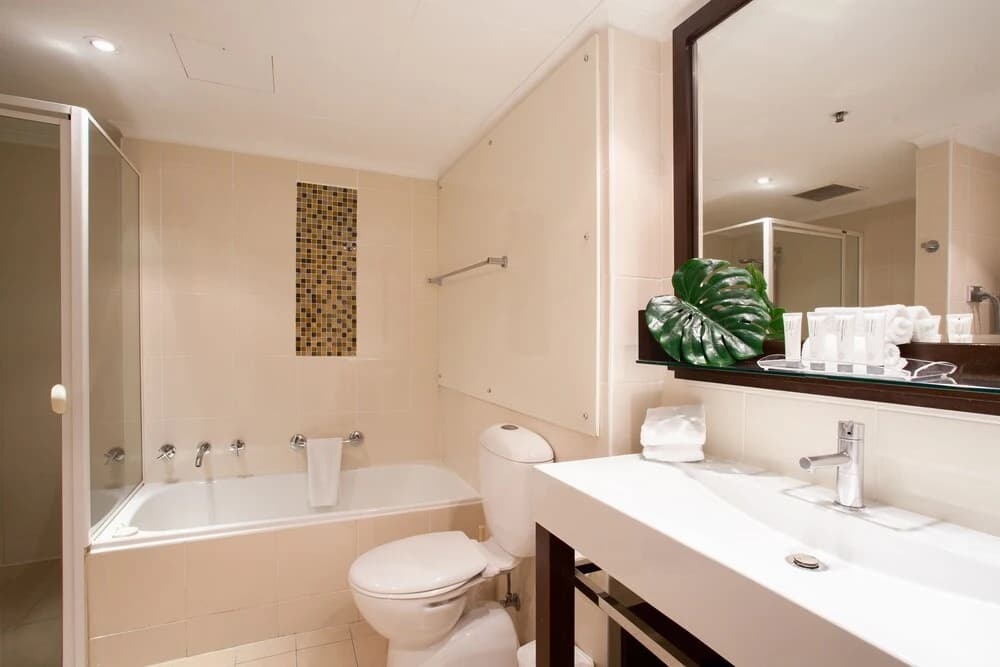 York St Apartment - photo 6