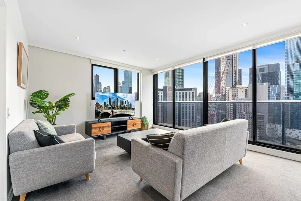 Pristine 2-bed Unit With Beautiful City Landscape - photo 2