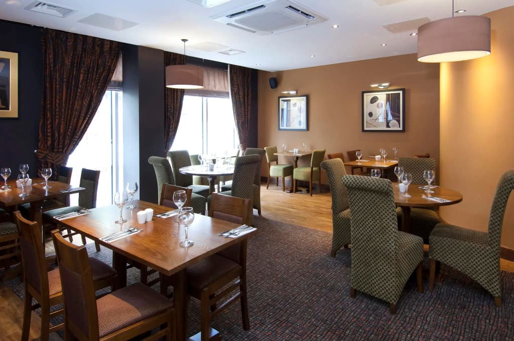 Premier Inn London Ealing - photo 6