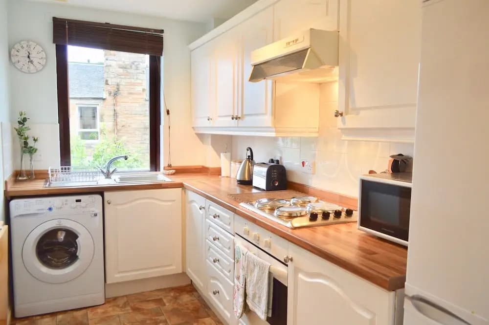 2 Bedroom Flat In Edinburgh - photo 14