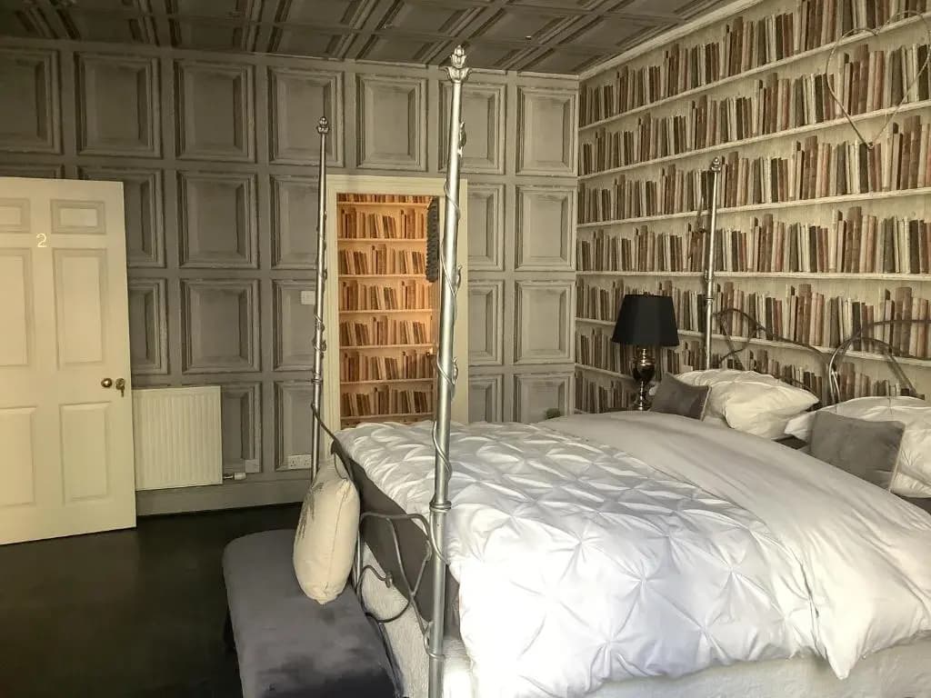 A Room in the City - West (formerly Luxury Central B&B) - photo 2