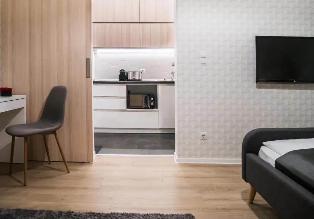 Stunning Studio Apartment - photo 3