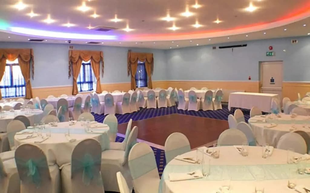 OYO Bostons Manor Hotel, Hanwell London - photo 13