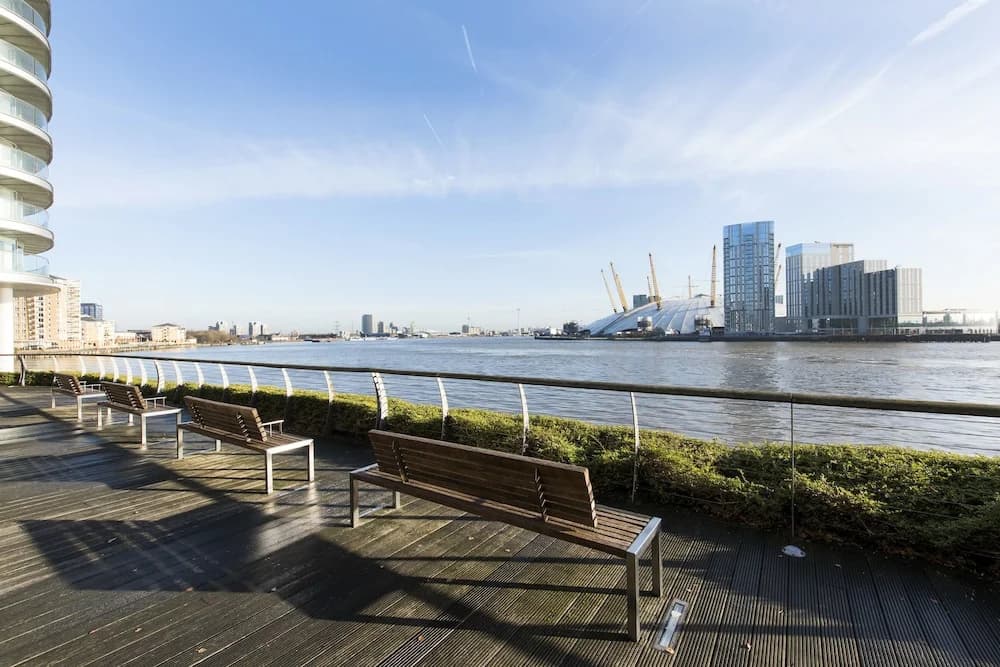 Modern 2BR Flat with Thames River View - photo 11