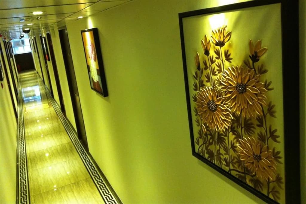 California Hotel - photo 11