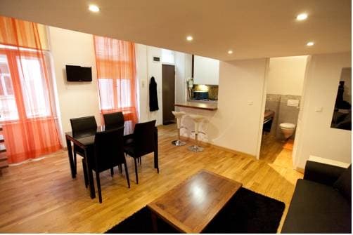 10 House - photo 2