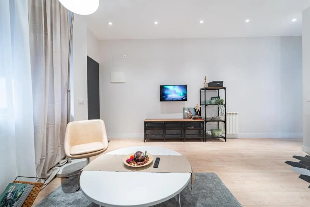 EdSam Madrid Apartments Black - photo 3