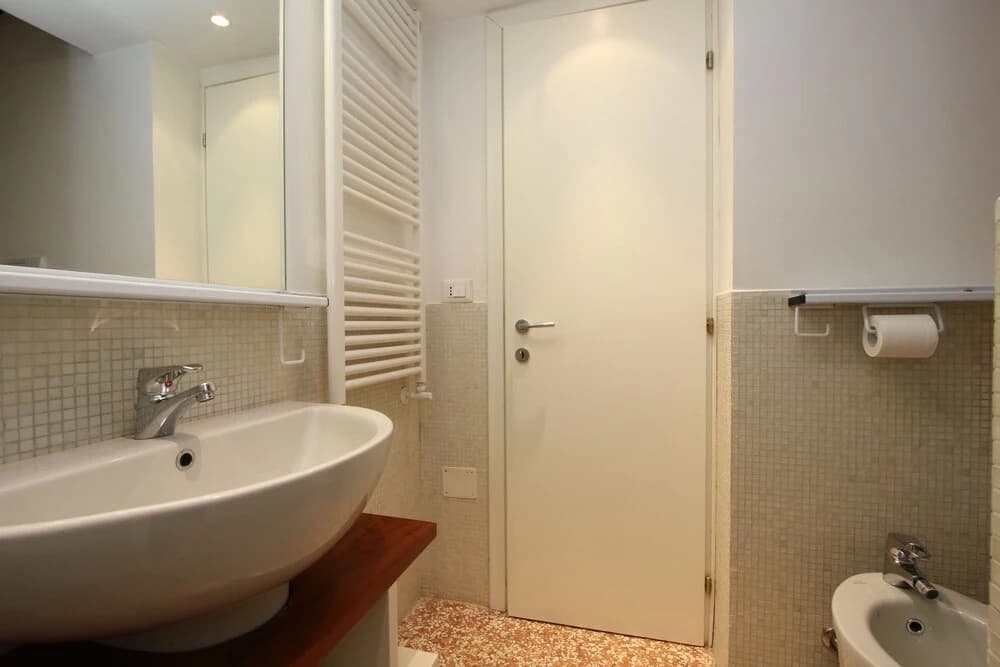 City Apartments - Gregory - photo 7