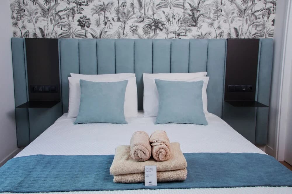 Phaedrus Living Modern Kriel Suites 003 - photo 1