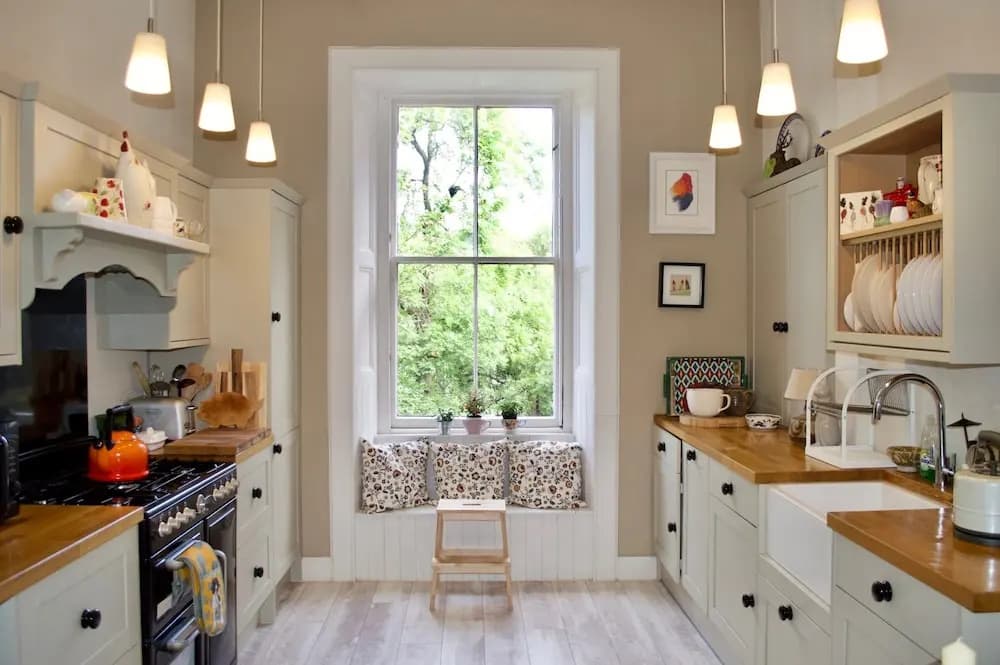1 Bedroom Flat in Central Edinburgh - photo 13