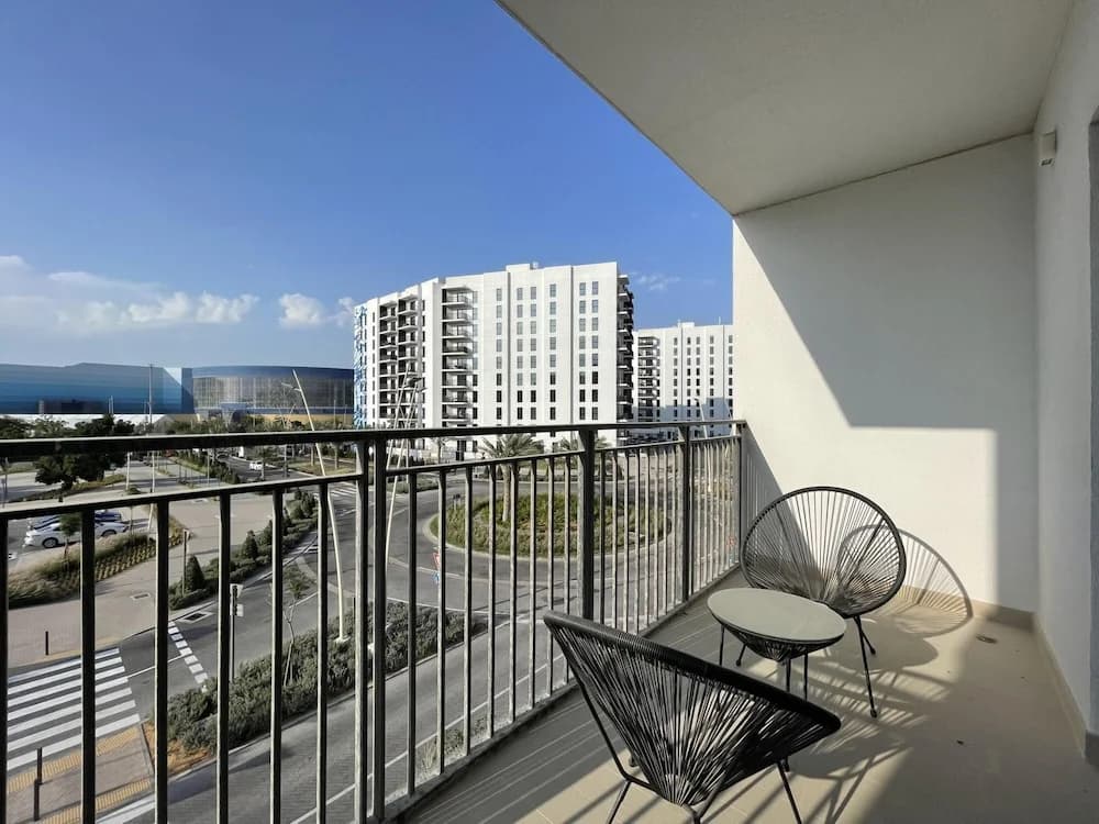 Exquisite Apt on Yas Island cls to ALL Attractions - photo 6