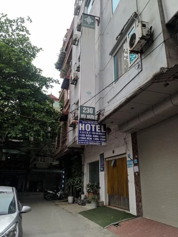 OYO 1114 Lucky Hotel - main photo