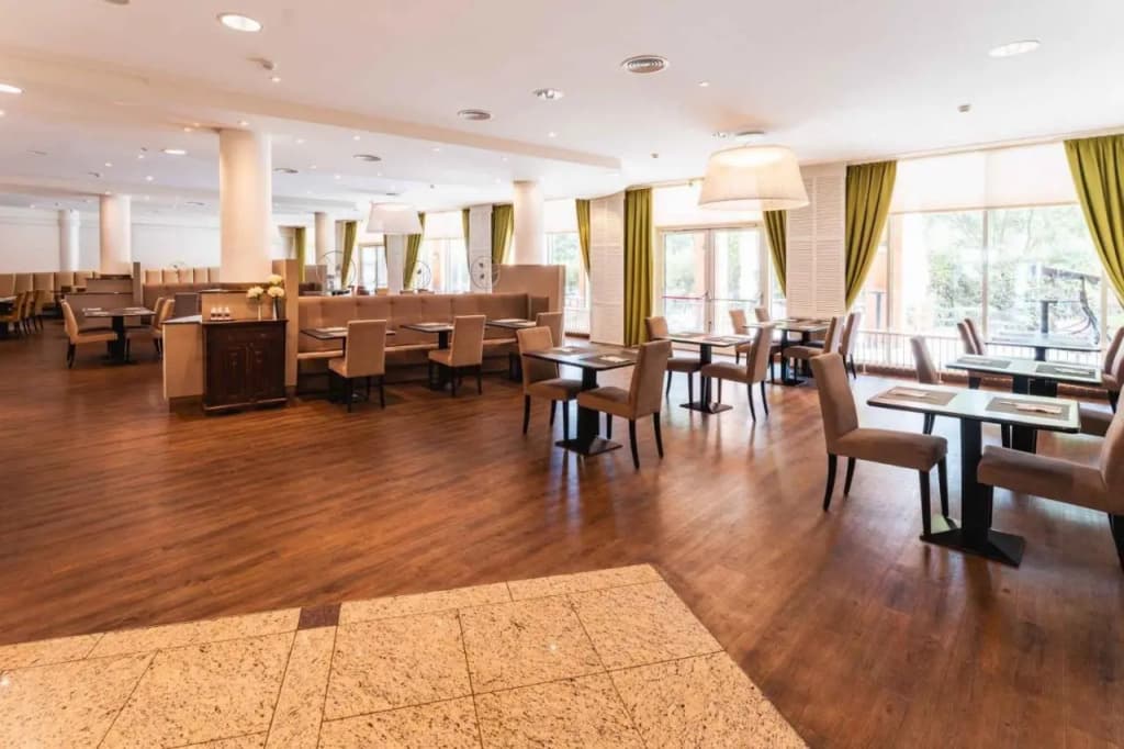 Plaza Premium Wien - photo 44