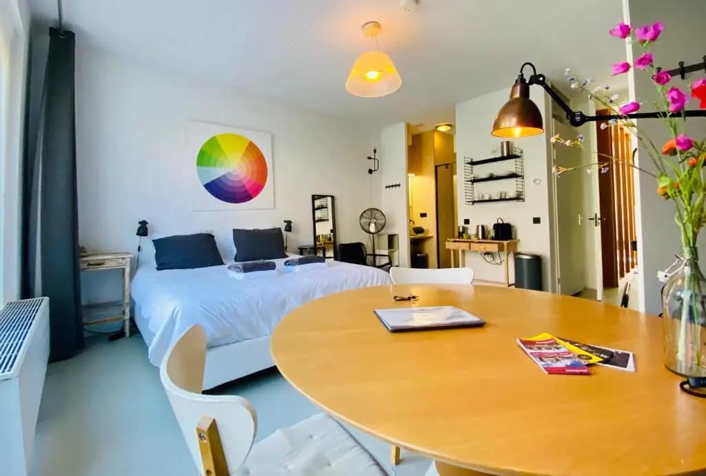 Comfortable private patio room - photo 3