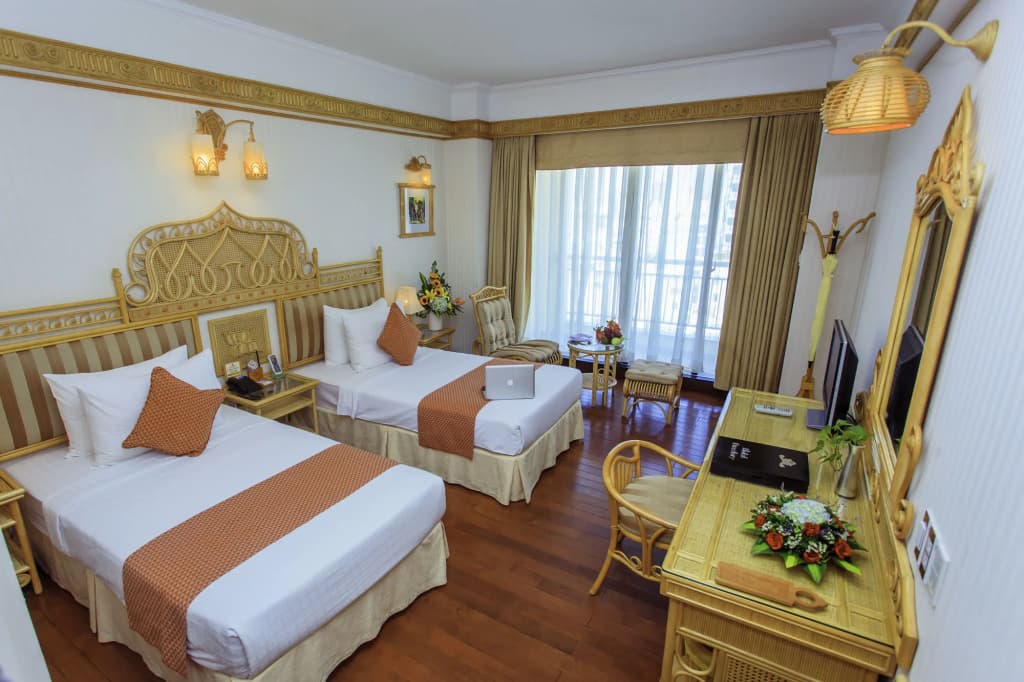 Green Plaza Hotel - photo 3