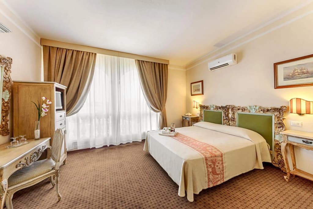 Montholon Paris Hotel - photo 2