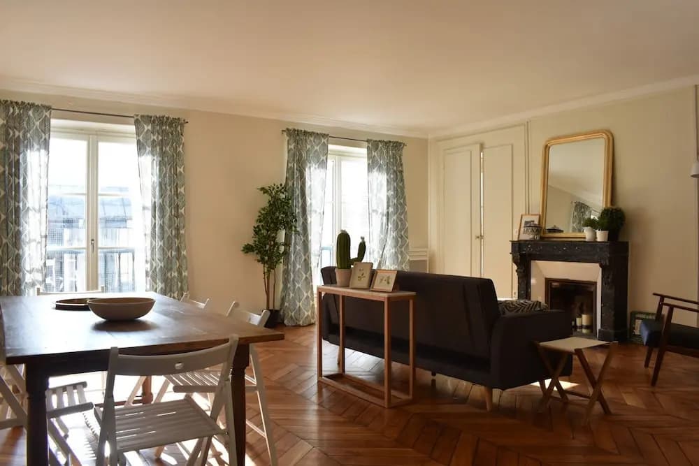 Spacious 2 Bedroom Apartment in Paris 2nd - photo 4
