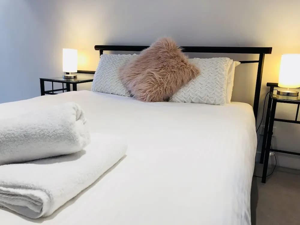 Level 8 Marvelous Apartment with pool access - photo 4