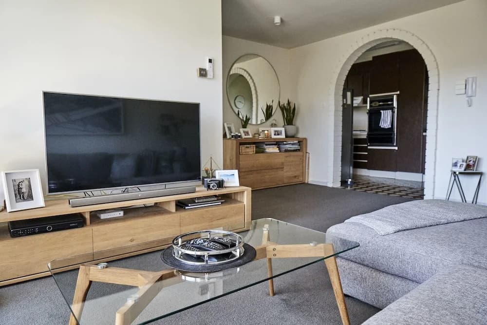 Retro Apart with Air Conditioning Perfect Location - photo 12