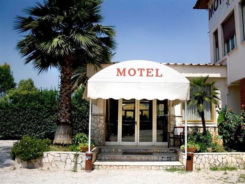 Hotel Salaria - main photo