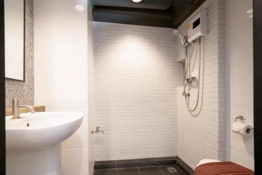 The Home Hotel - photo 7