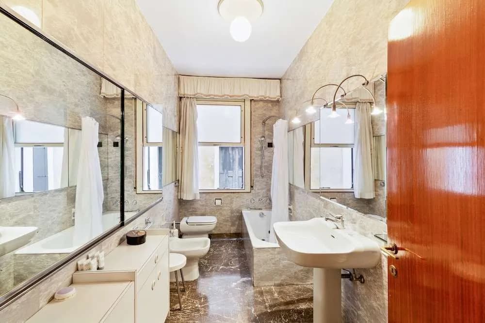 Venice Castello Elegant Apartment - photo 9