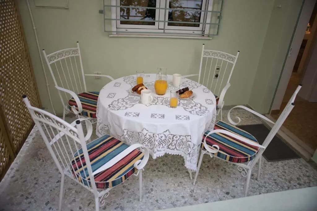Athens Bounty Garden House 2BR 2BA Free Parking - photo 17