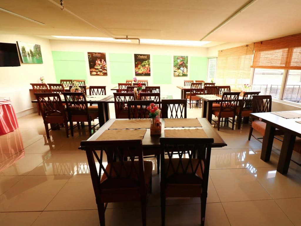 NIDA Rooms Bang Rak Emerald - photo 12