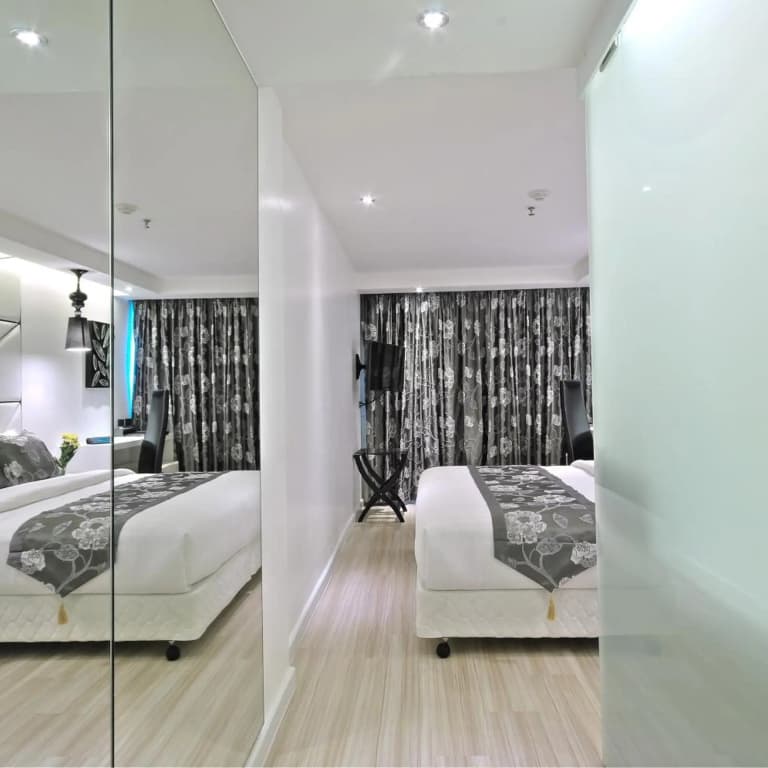 Sukhumvit Suites Hotel - photo 36