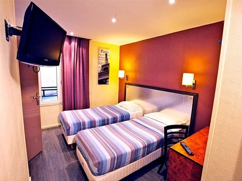 Plug Inn Boutique Hostel - photo 4