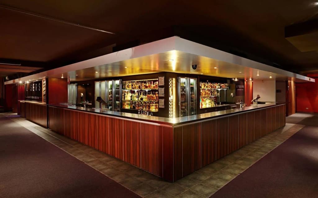 Nightcap at Waltzing Matilda Hotel - photo 12