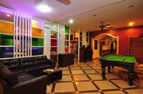 Triple Rund Place Hotel - photo 13